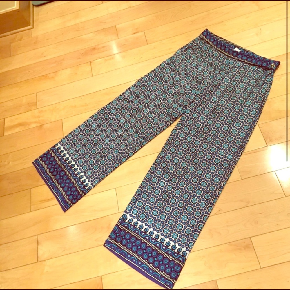 Trina Turk Pants. Large